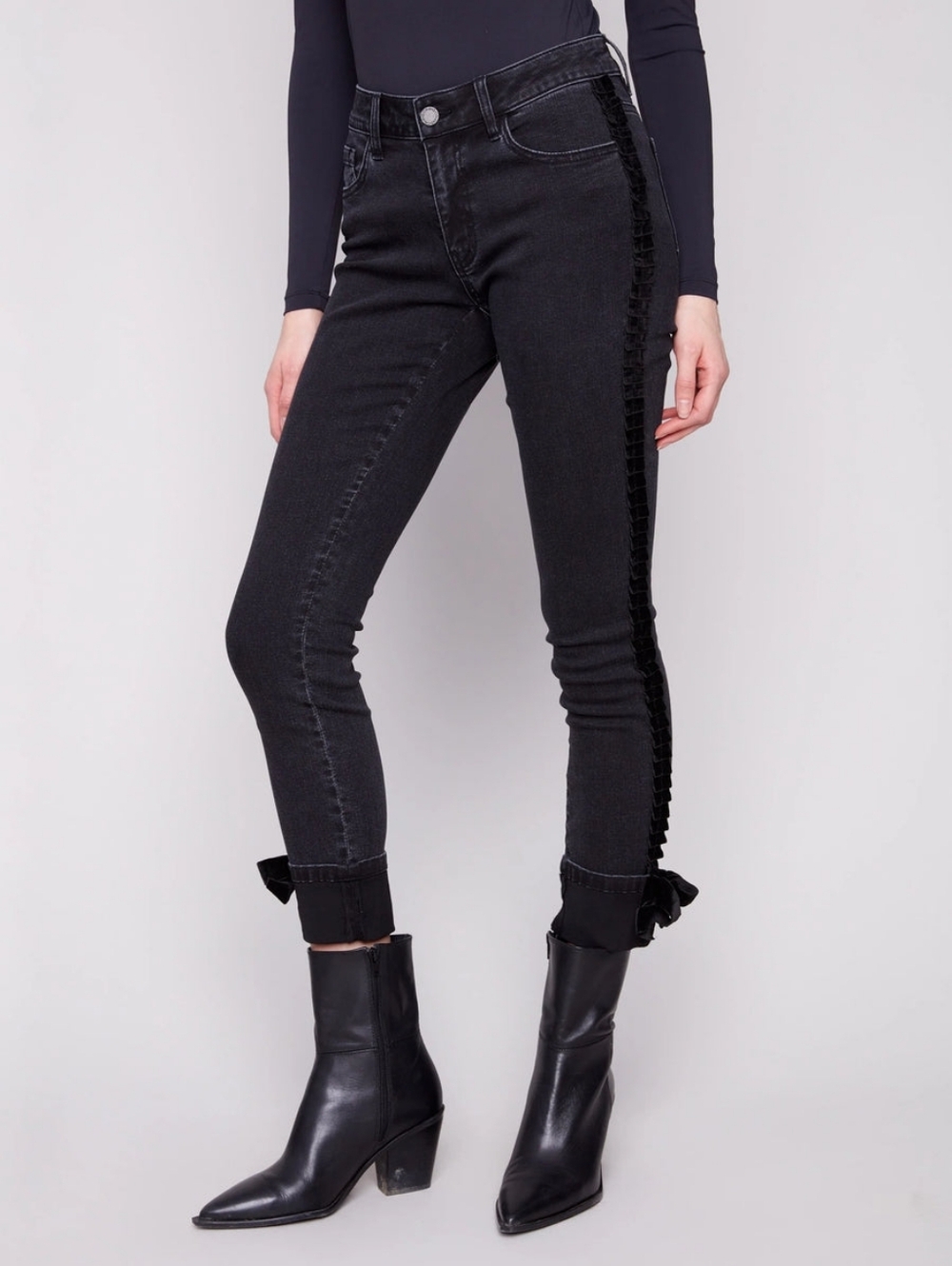 Charlie B | NWT Slim Leg Jeans With Velvet Bow Charbon Charcoal Size 4/29